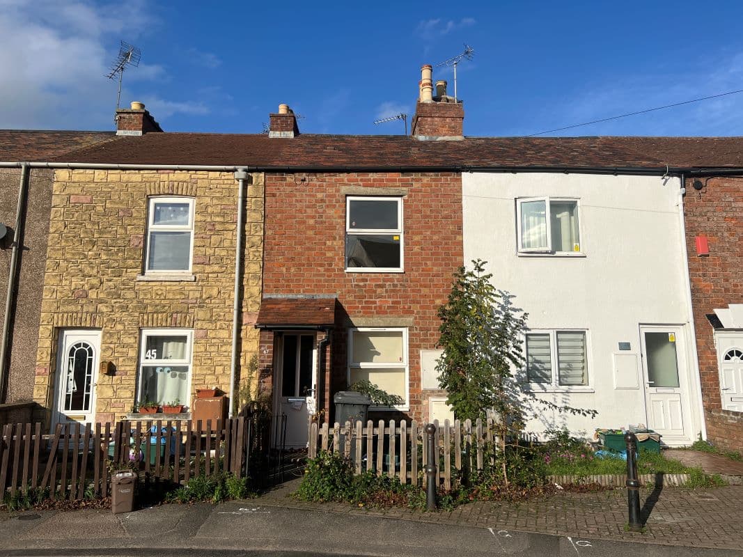Mid Terraced Property in Gloucester