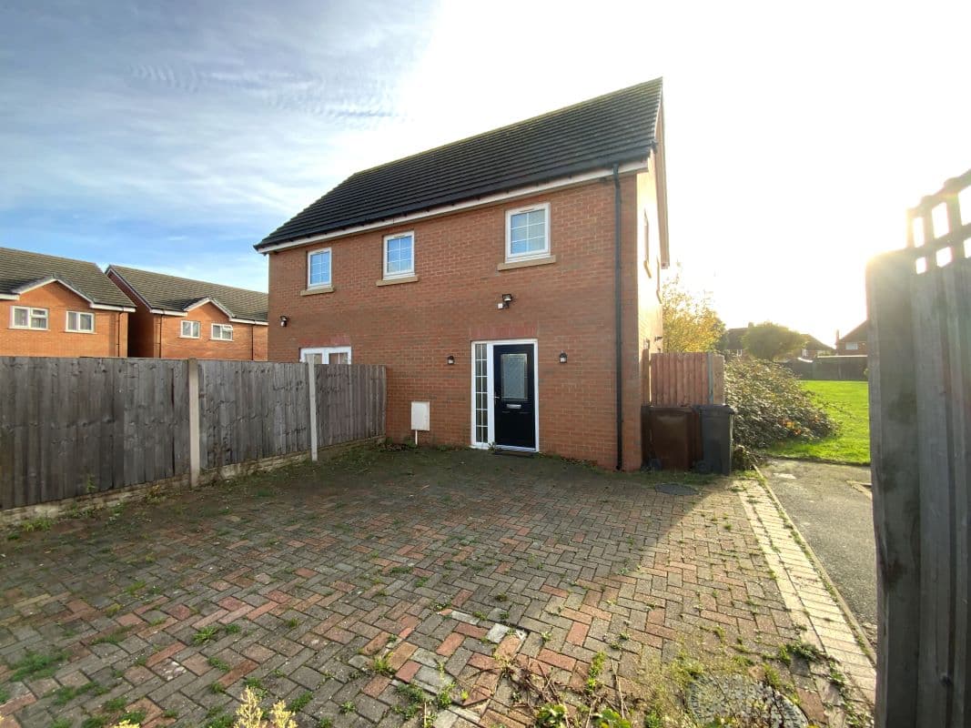 4 Bedroom Detached Property
