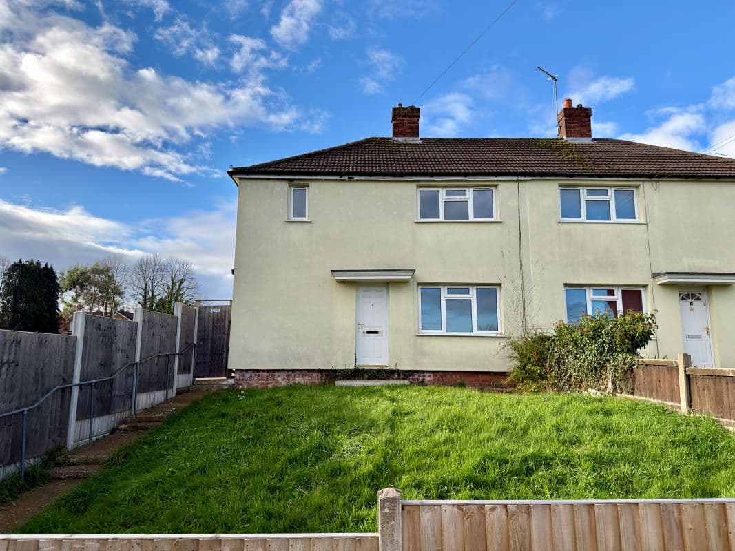 3 bedroom semi detached house in Stafford