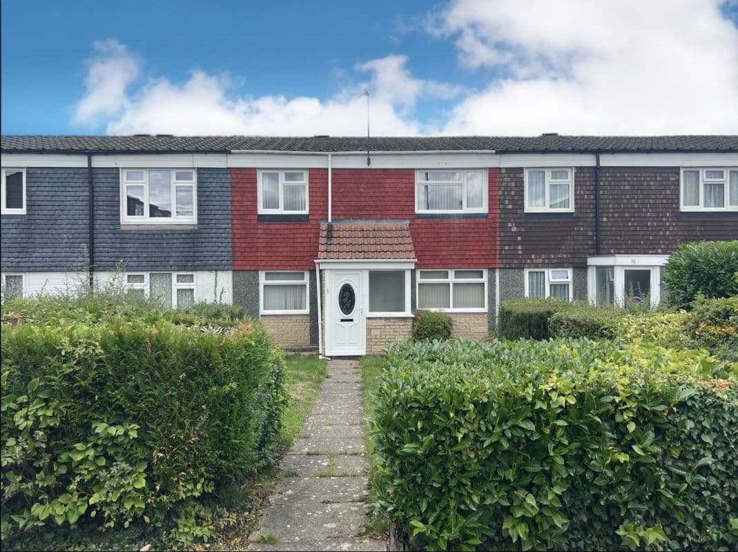 3 Bedroom Mid Terraced Property in Fordbridge