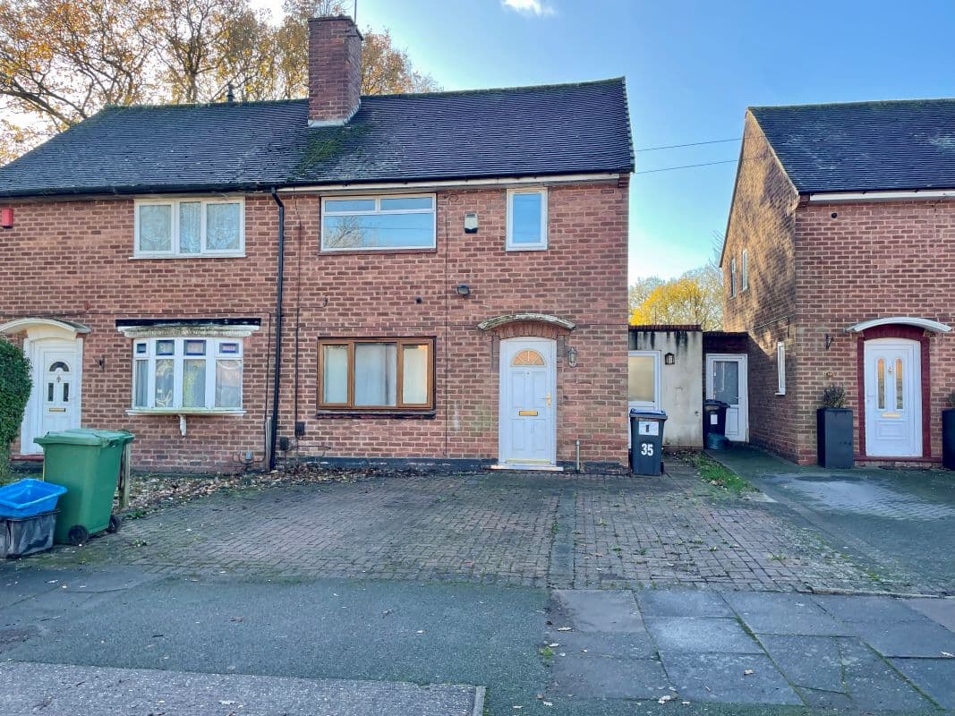 3 Bedroom Semi Detached Property in Quinton