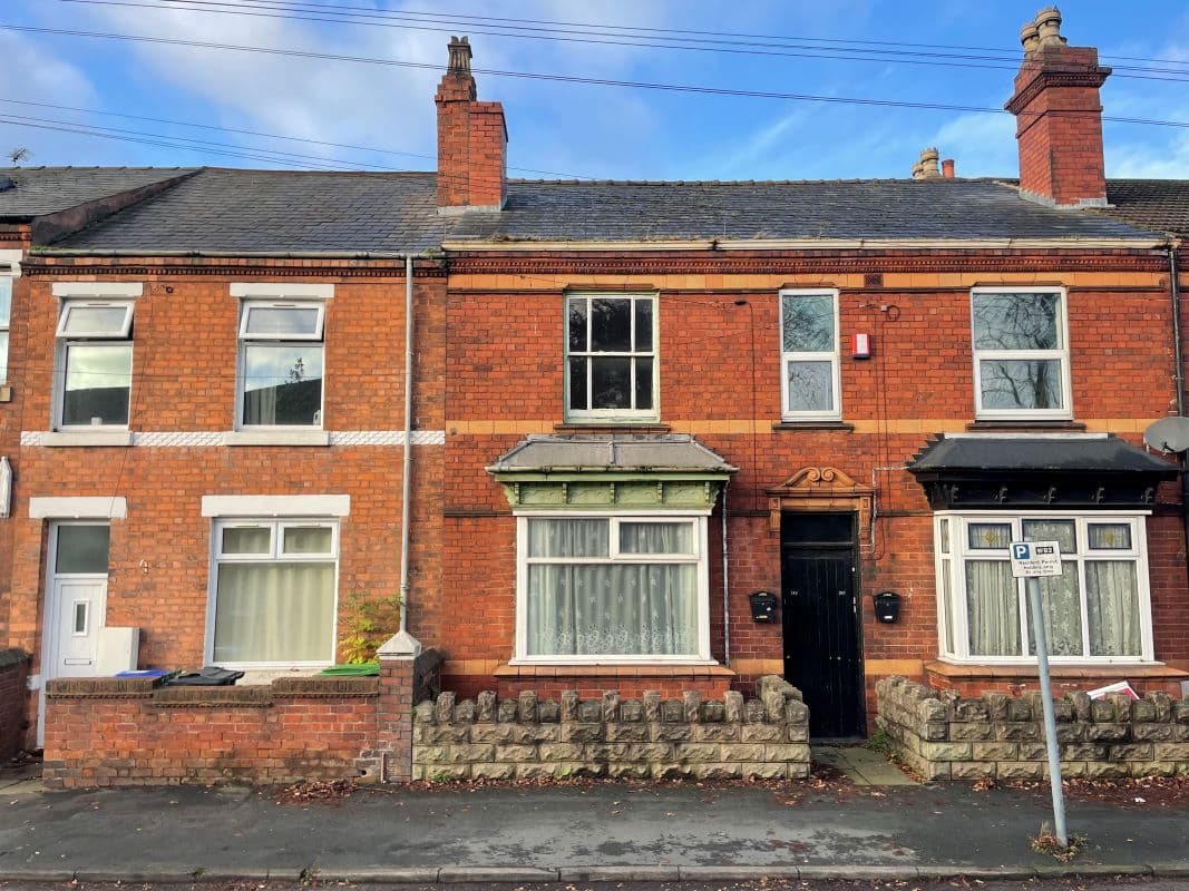 Vacant Freehold Mid Terraced Property