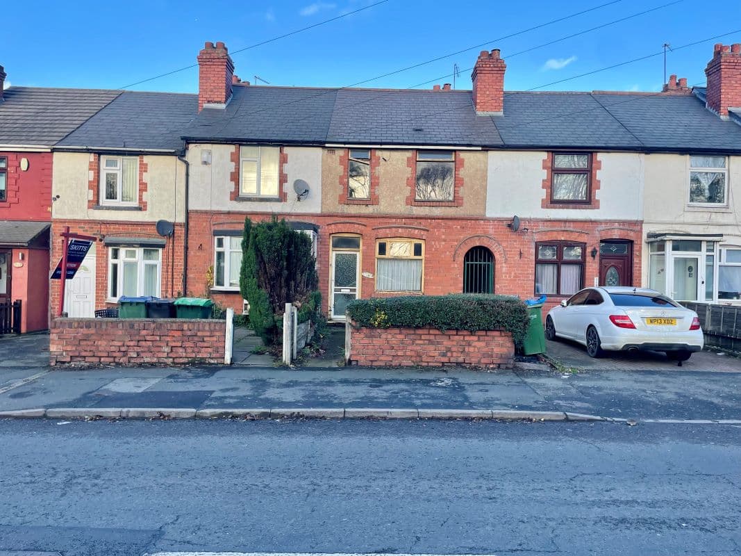 Vacant Freehold Mid Terraced Property