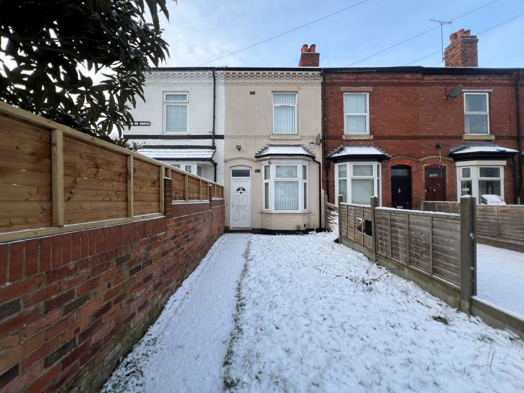 Vacant Freehold Mid Terraced Property