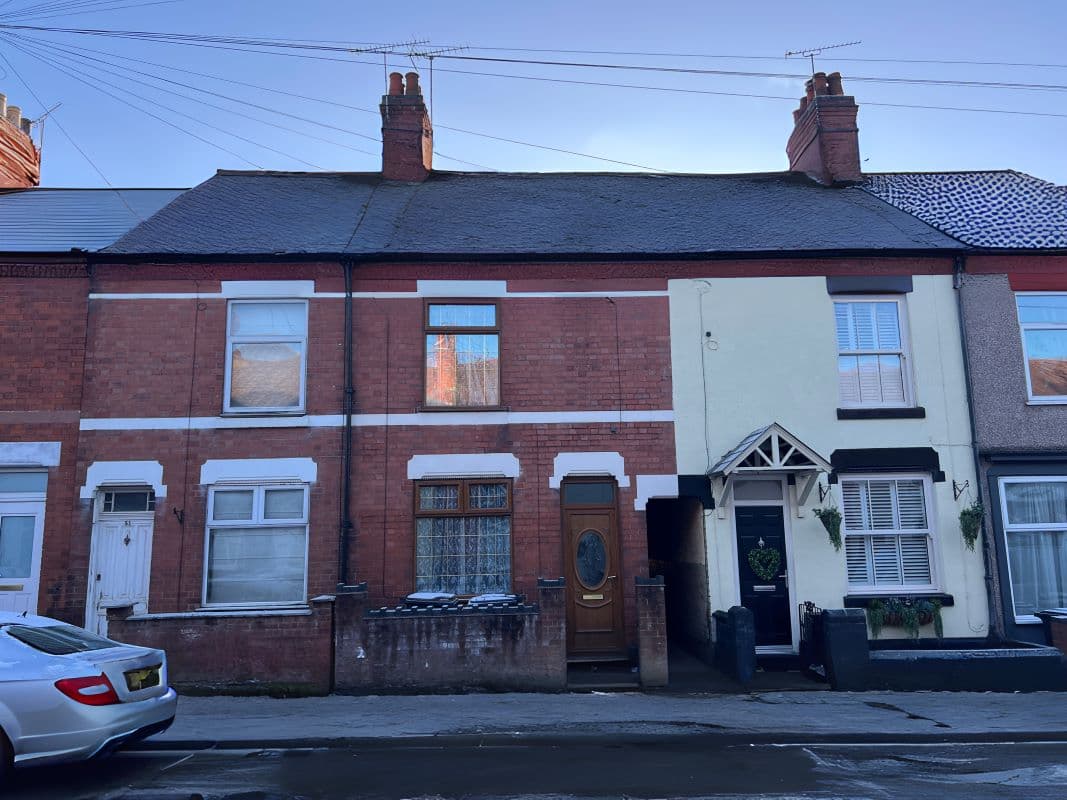 3 Bedroom Mid Terraced House