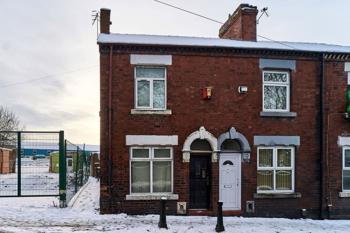 Freehold End Terraced Property