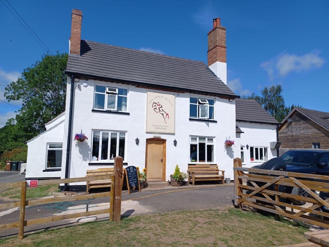 The Open Ditch - A Vacant Pub with Living Accommodation