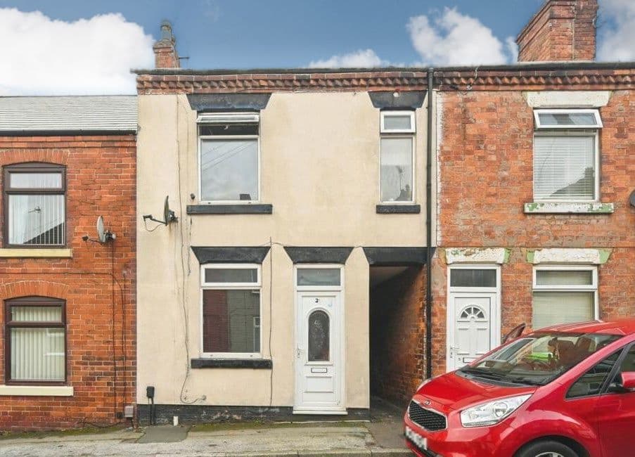 Vacant Freehold Mid Terraced Property