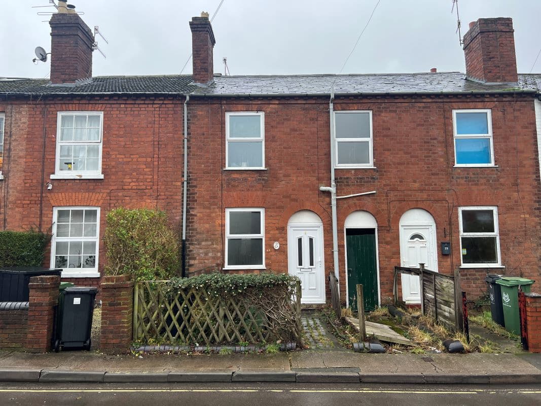 2 Bedroom Mid Terraced House in Worcester