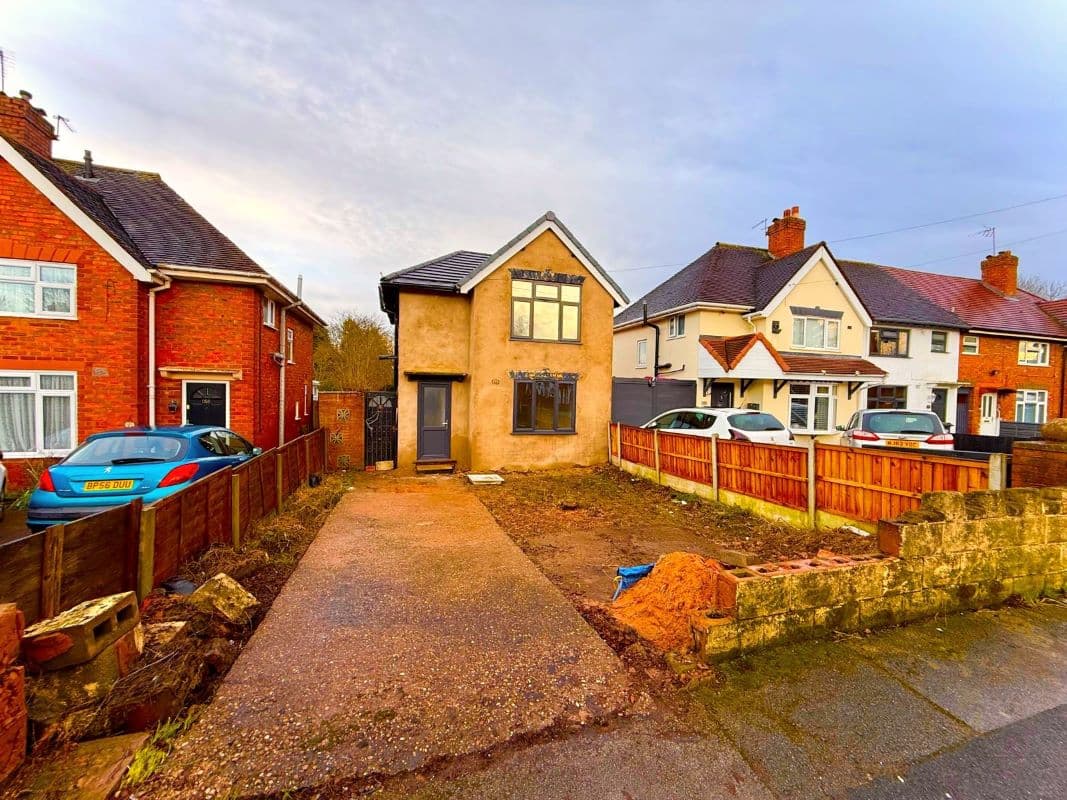 3 Bedroom Detached Property in Walsall