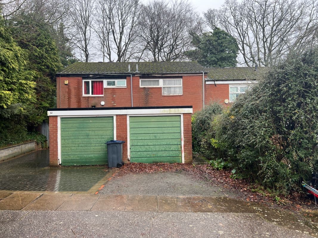 Vacant Freehold Mid Terraced Property