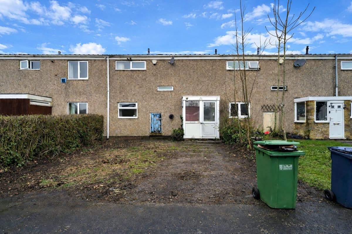 3 Bedroom Mid Terraced Property