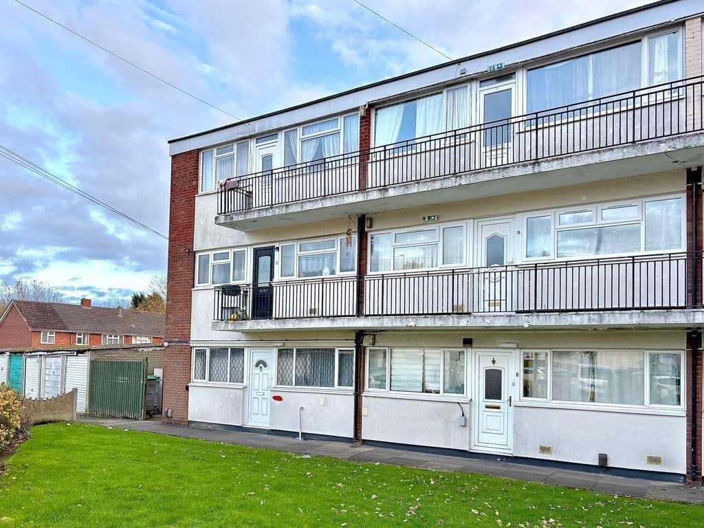 2 Bedroom First Floor Apartment in Parkfields
