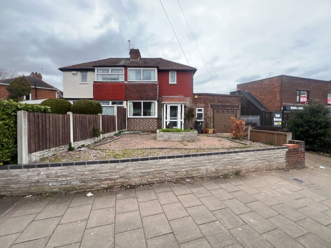 3 bedroom semi detached house in Great Barr
