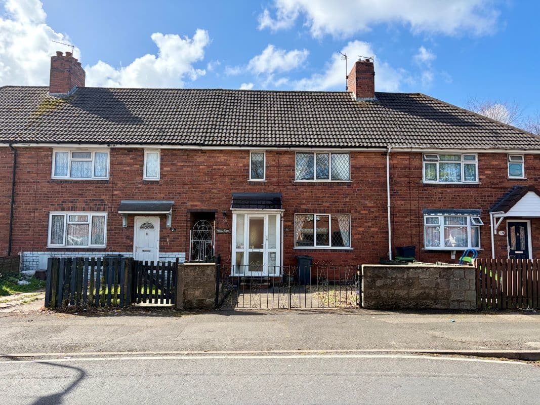 Auction Property: 3 Bedroom Mid Terraced Property