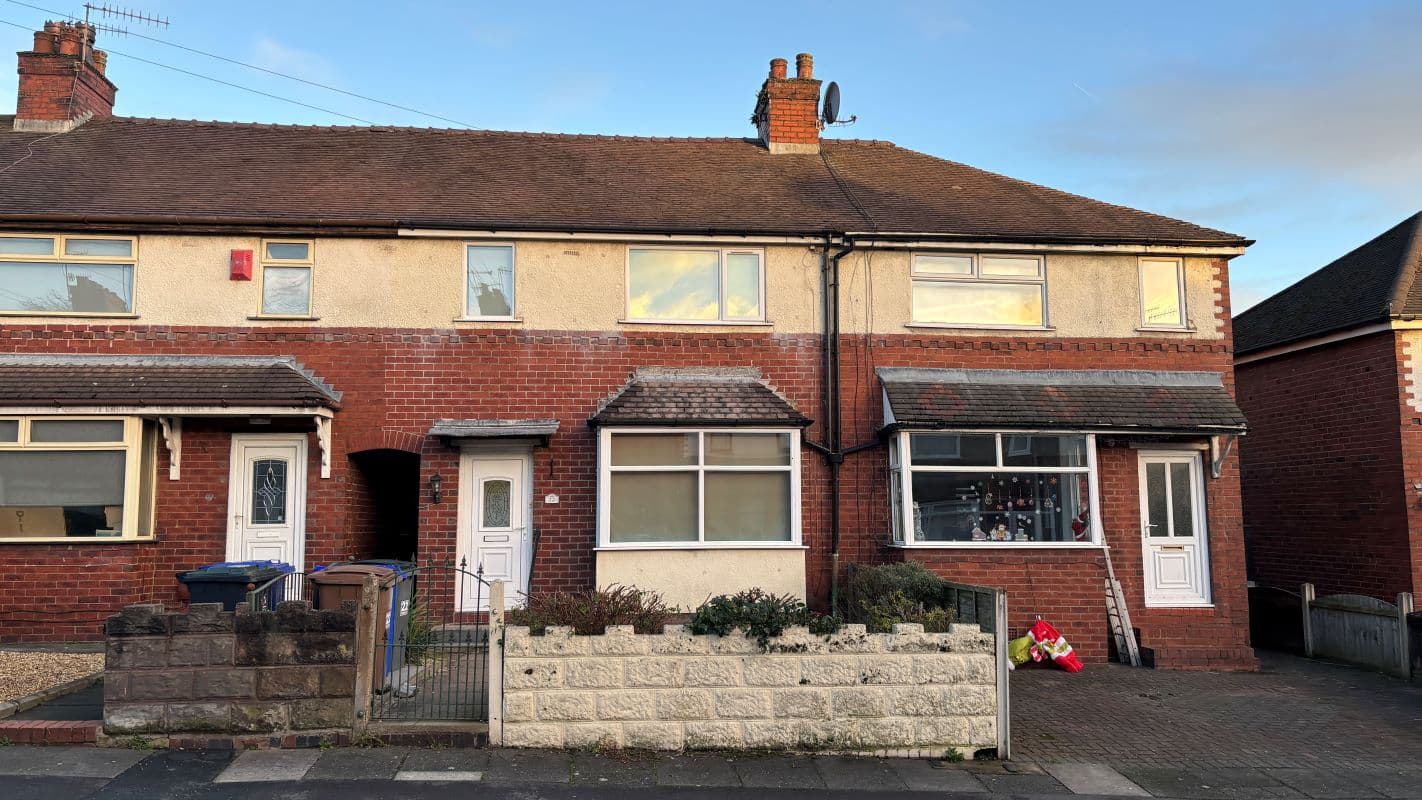 3 Bedroom Mid Terraced House