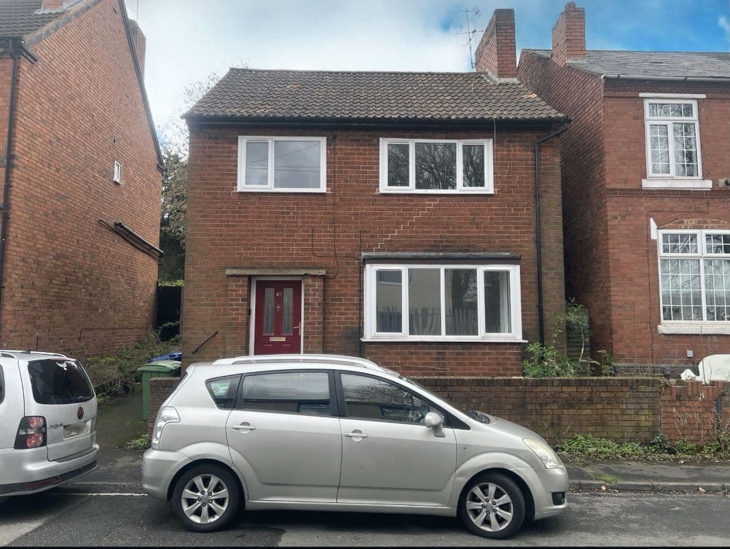 3 bedroom detached house in Stourbridge