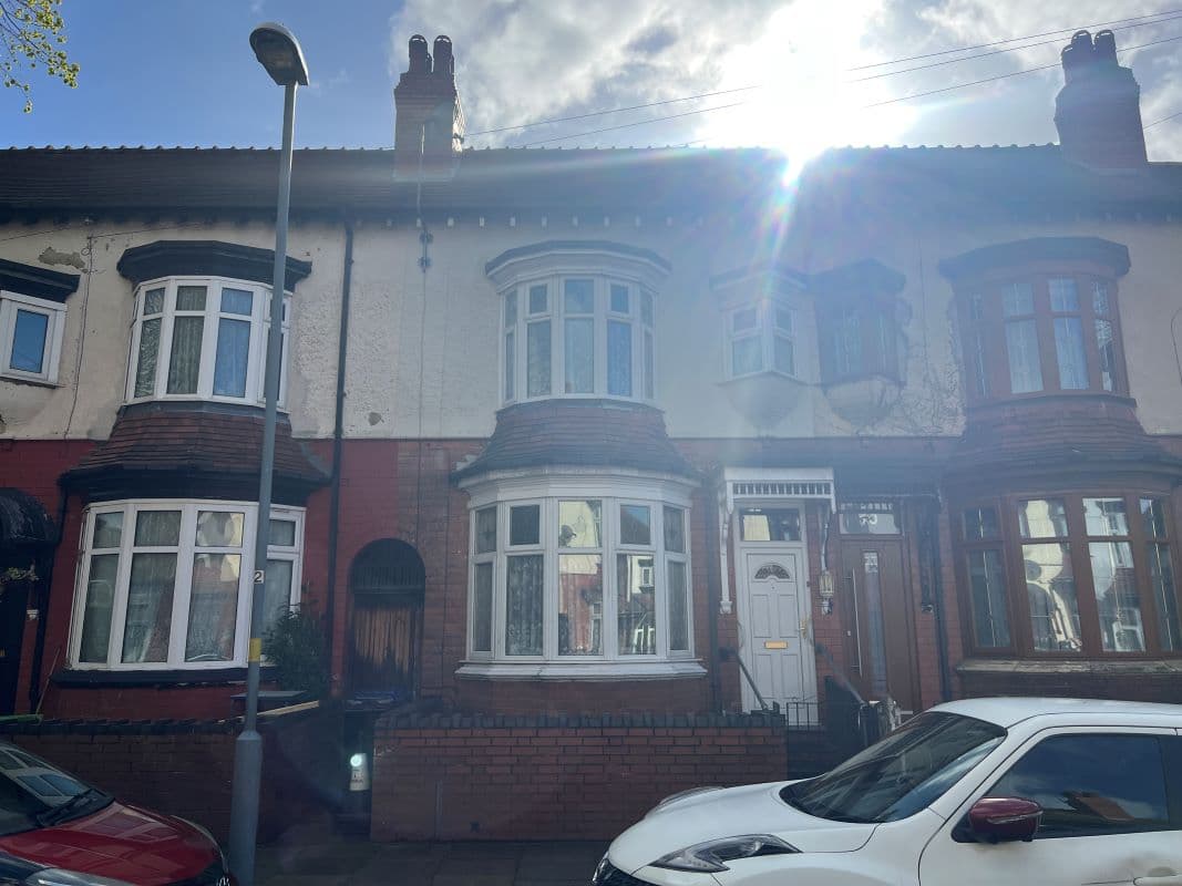 3 Bedroom Mid Terraced Property