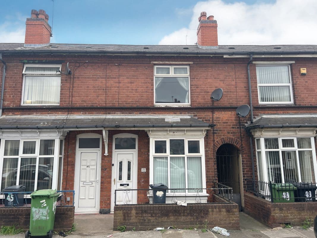 2 Bedroom Mid Terraced House