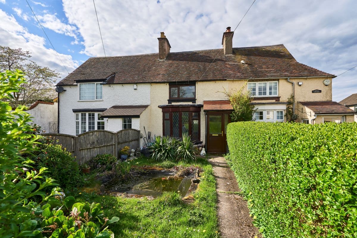 Freehold Mid Terraced Property for Auction