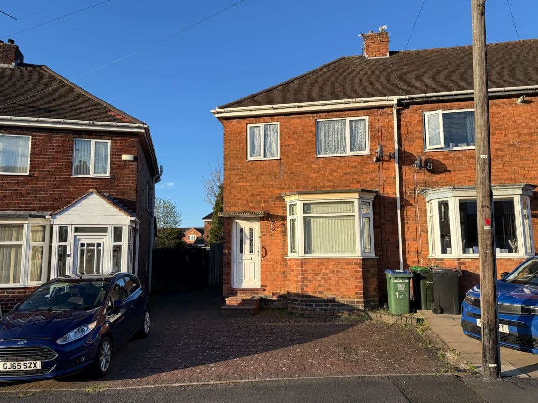 3 Bedroom End Terraced Property