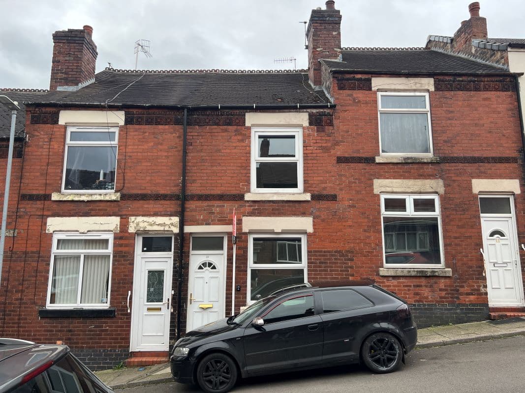 2 Bedroom Mid Terraced Property