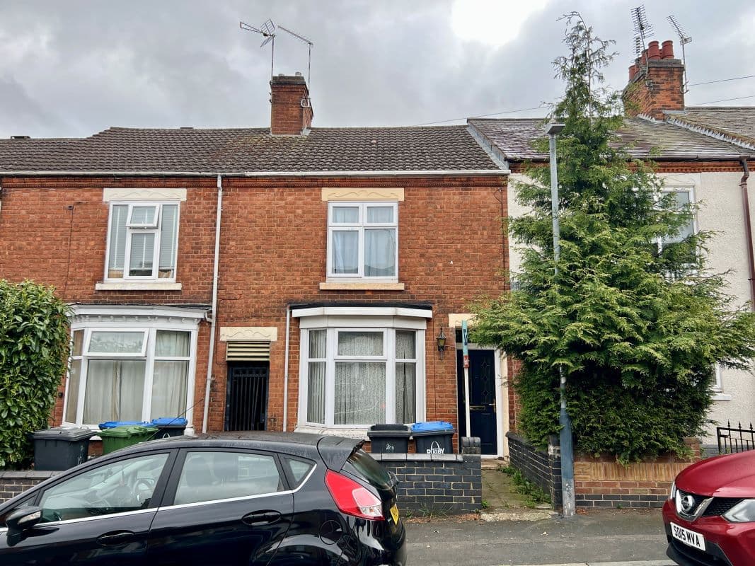 Freehold Three Bedroom Mid Terraced Property