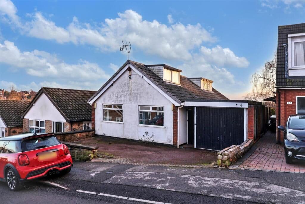 4 bedroom detached dormer bungalow