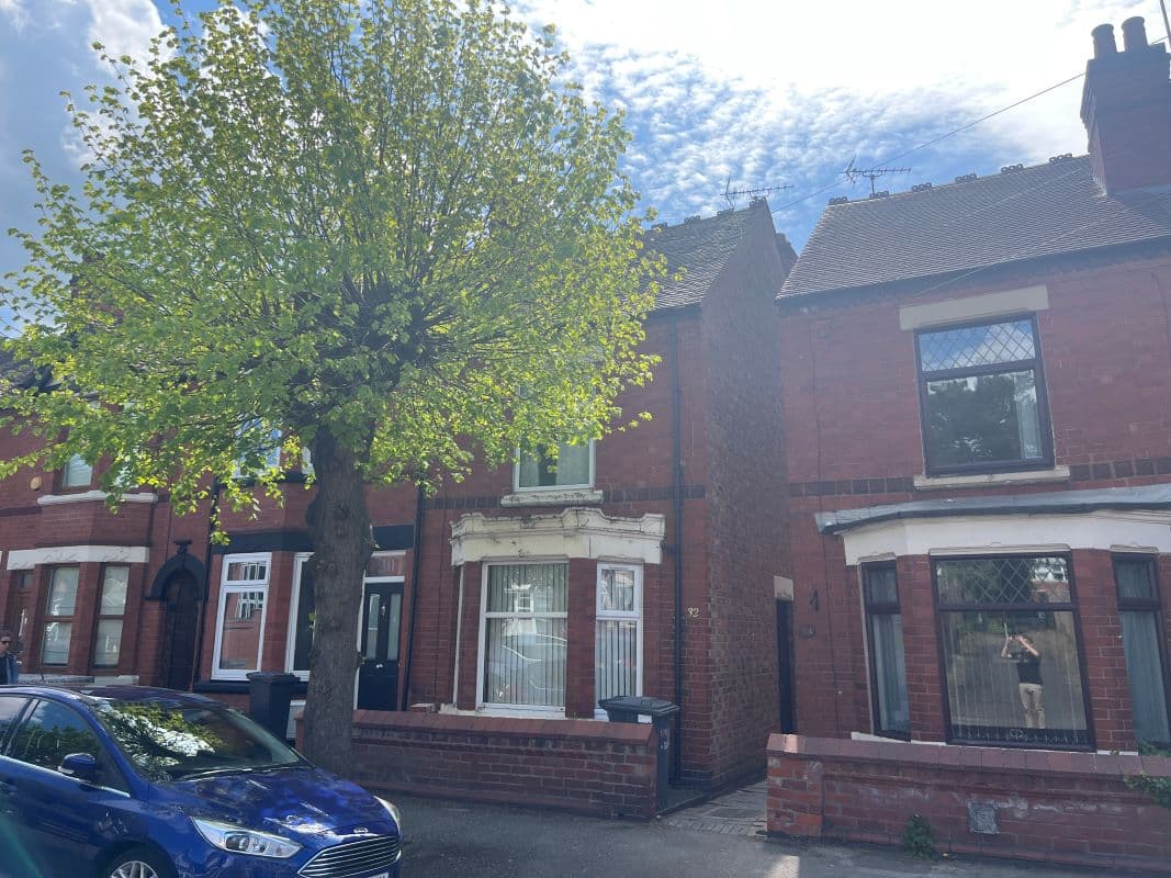 Vacant Freehold Four Room End Terraced Property