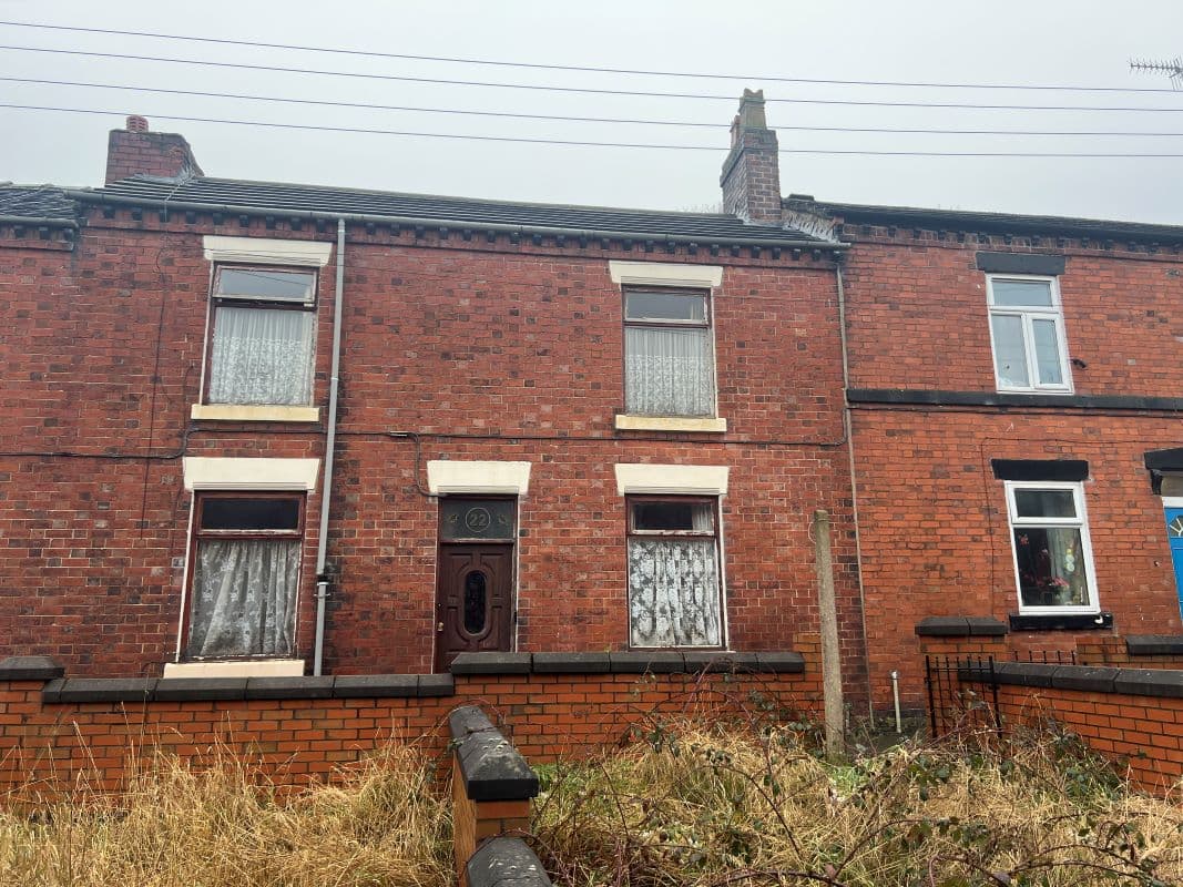 3 bedroom mid terraced house