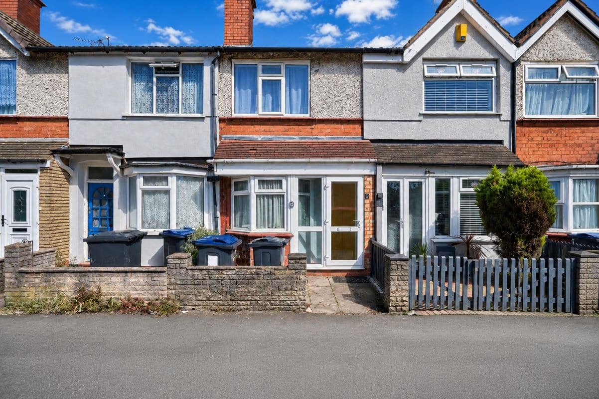 Vacant Freehold Three Bedroom Mid Terrace Property