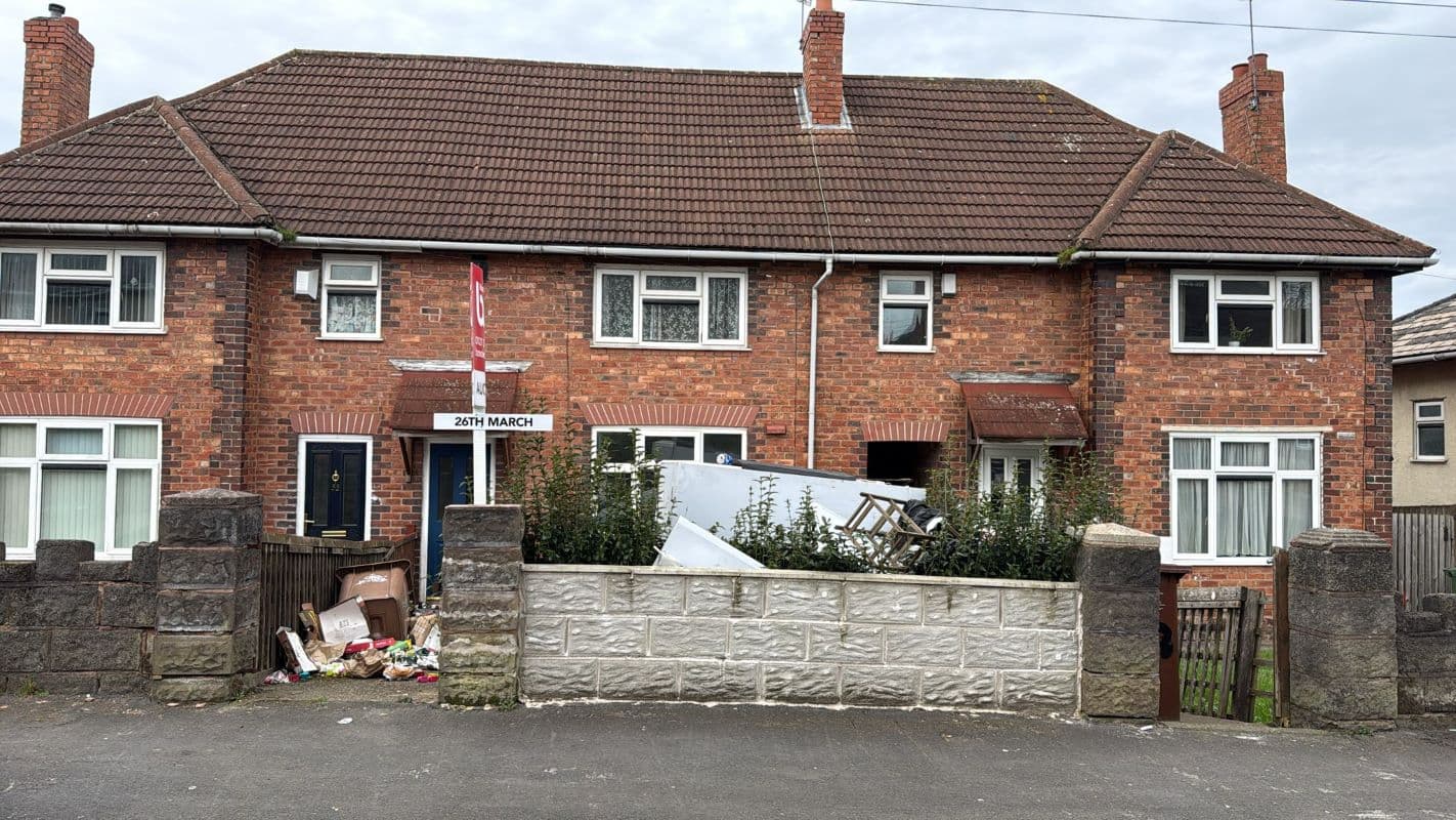 3 Bedroom Mid Terraced Property