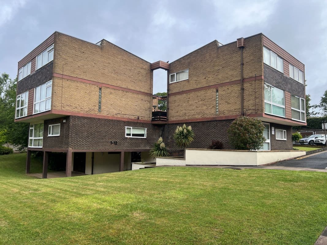 2 Bedroom Duplex Apartment