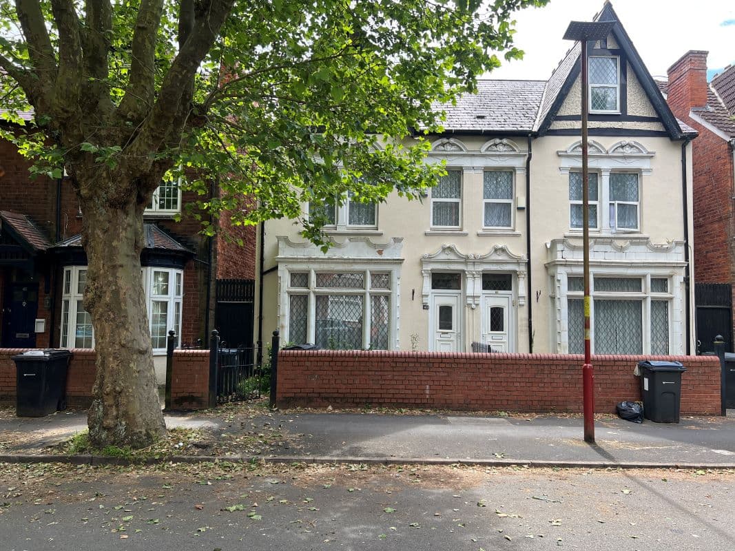 5 Bedroom Semi Detached House