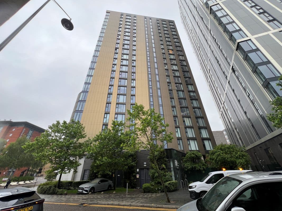 Vacant Long Leasehold Seventh Floor City Centre Apartment