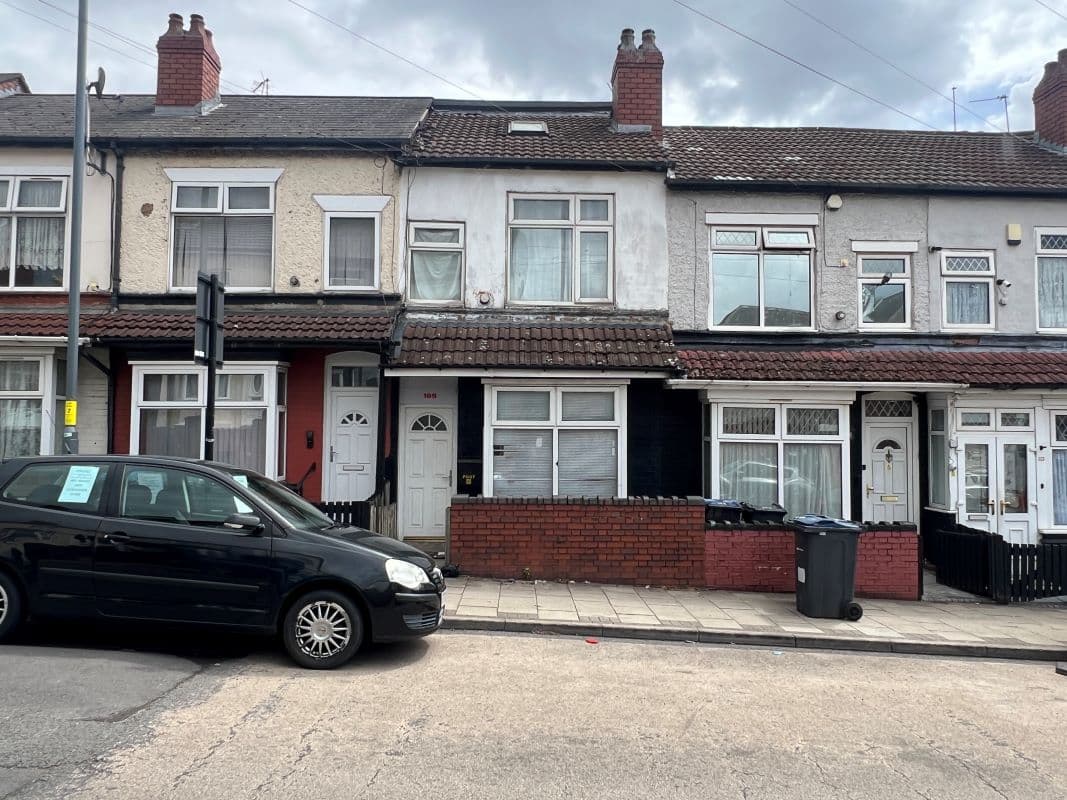5 bedroom mid terraced house in Handsworth