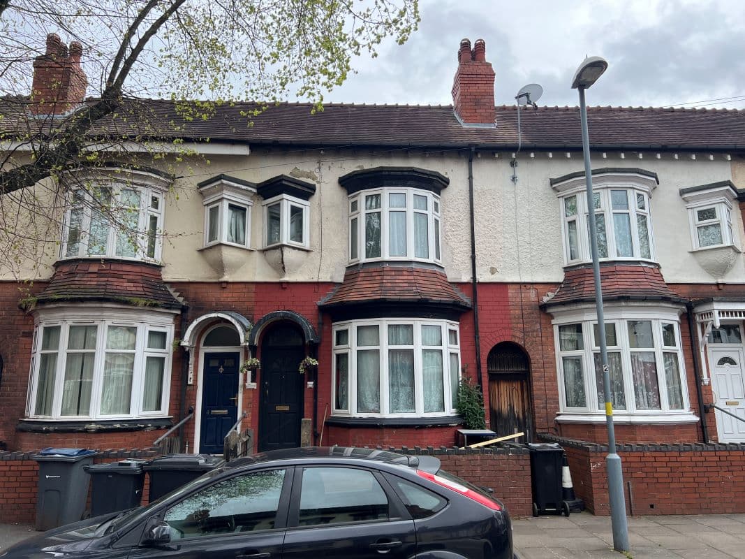 3 bedroom mid terraced property