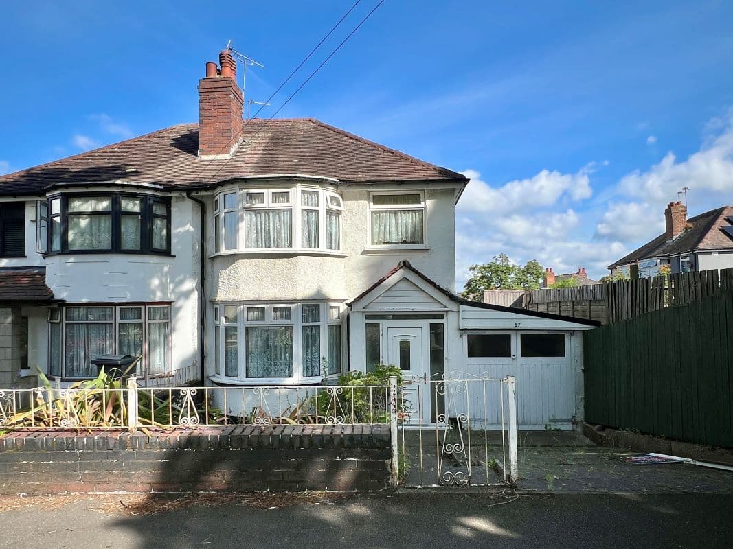 Vacant Leasehold Semi Detached Property