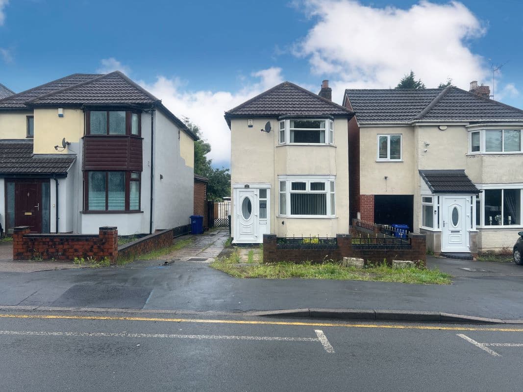 3 Bedroom Detached House in Bilston