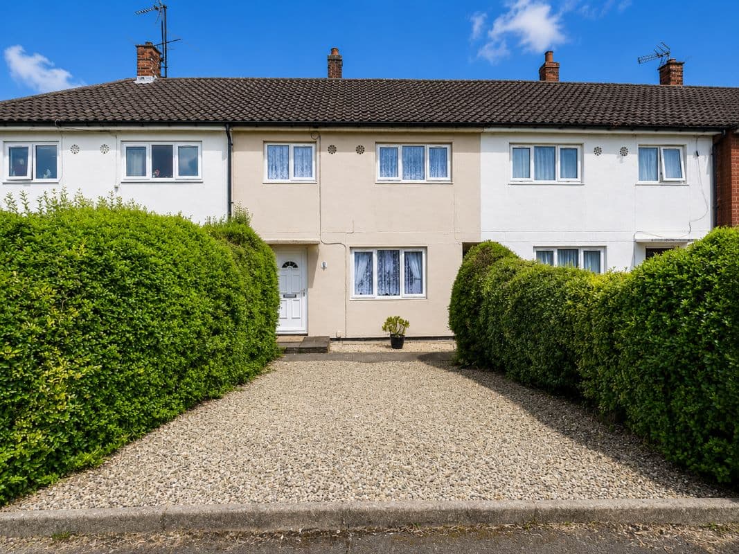 3 bedroom mid terraced property in Harborne