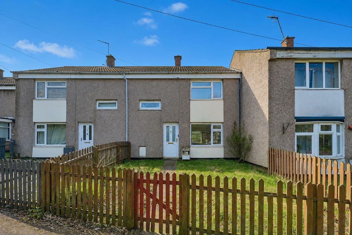 Freehold Mid Terraced Property