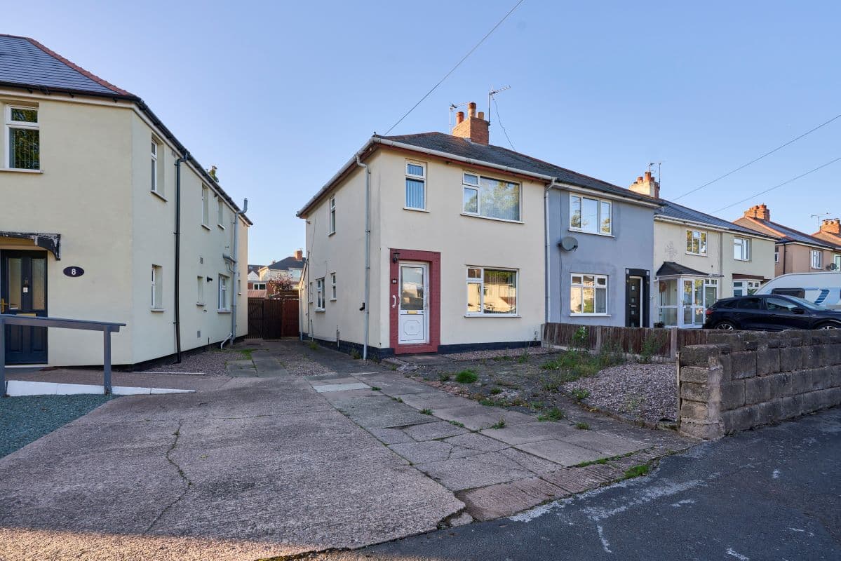 3 bedroom semi detached property in Walsall