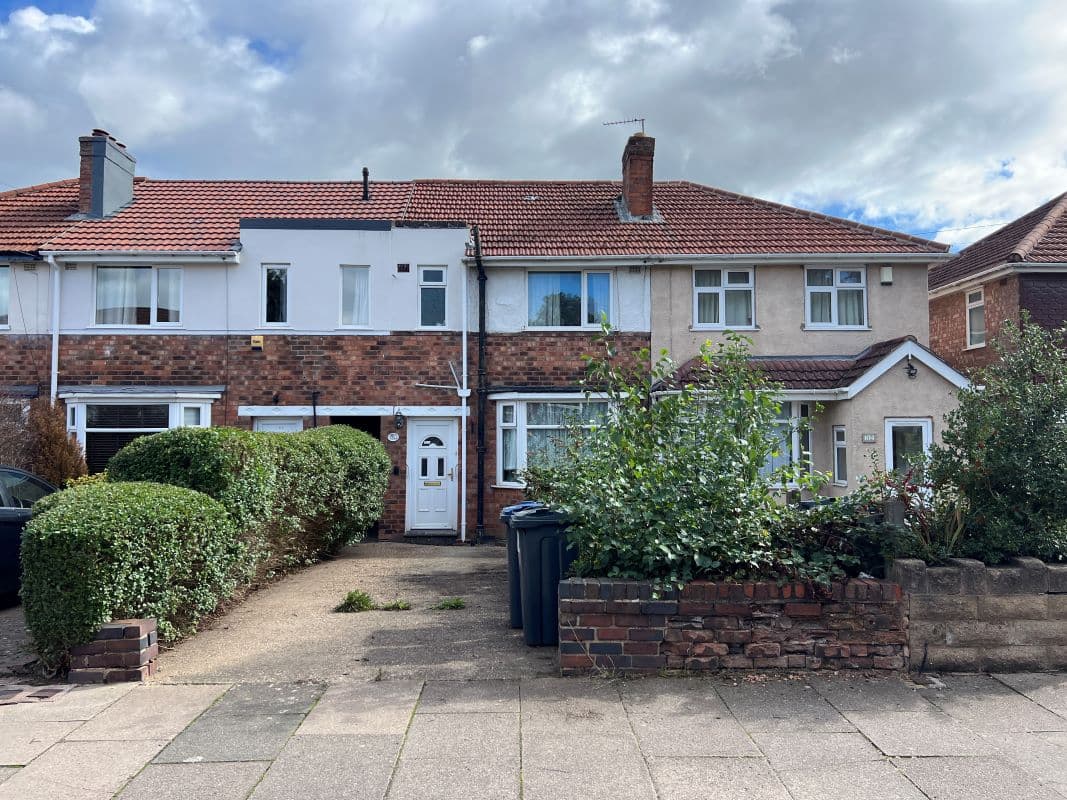 3 Bedroom Mid Terraced House in Longbridge