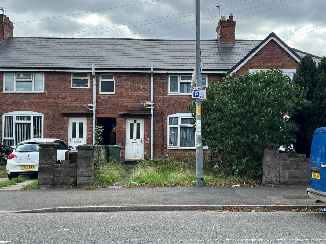 3 bedroom terraced property in Walsall