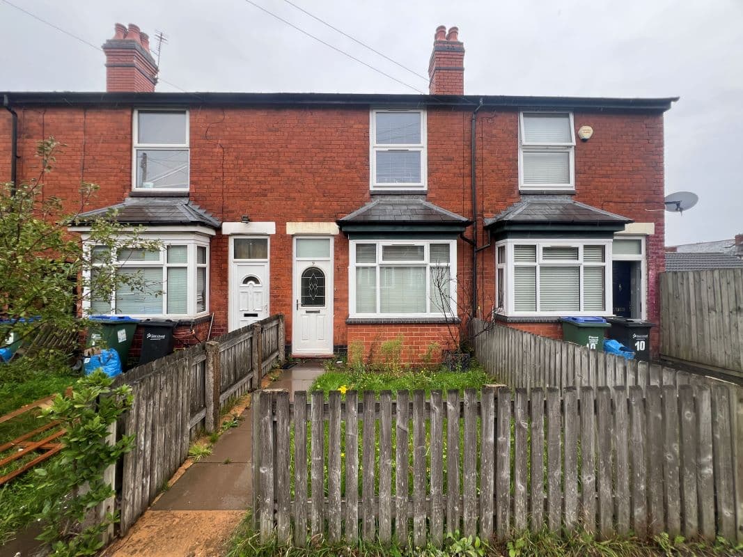 2 bedroom mid terraced house in Smethwick