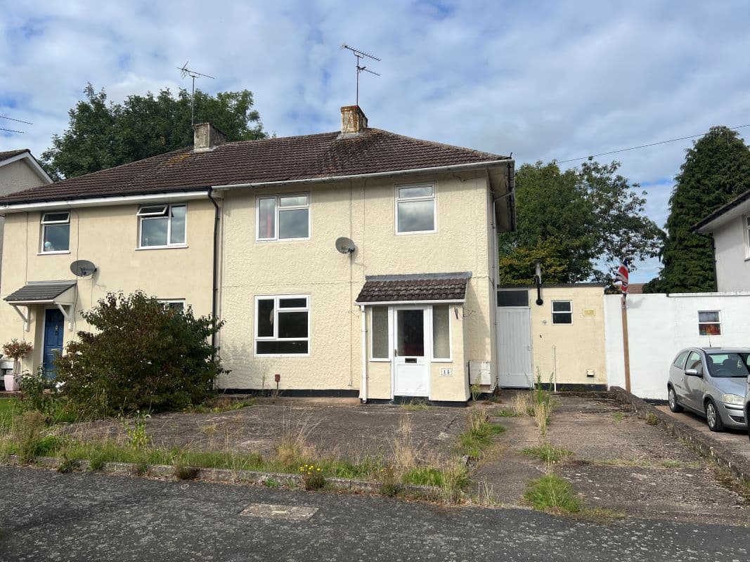 3 bedroom semi detached house in Kidderminster