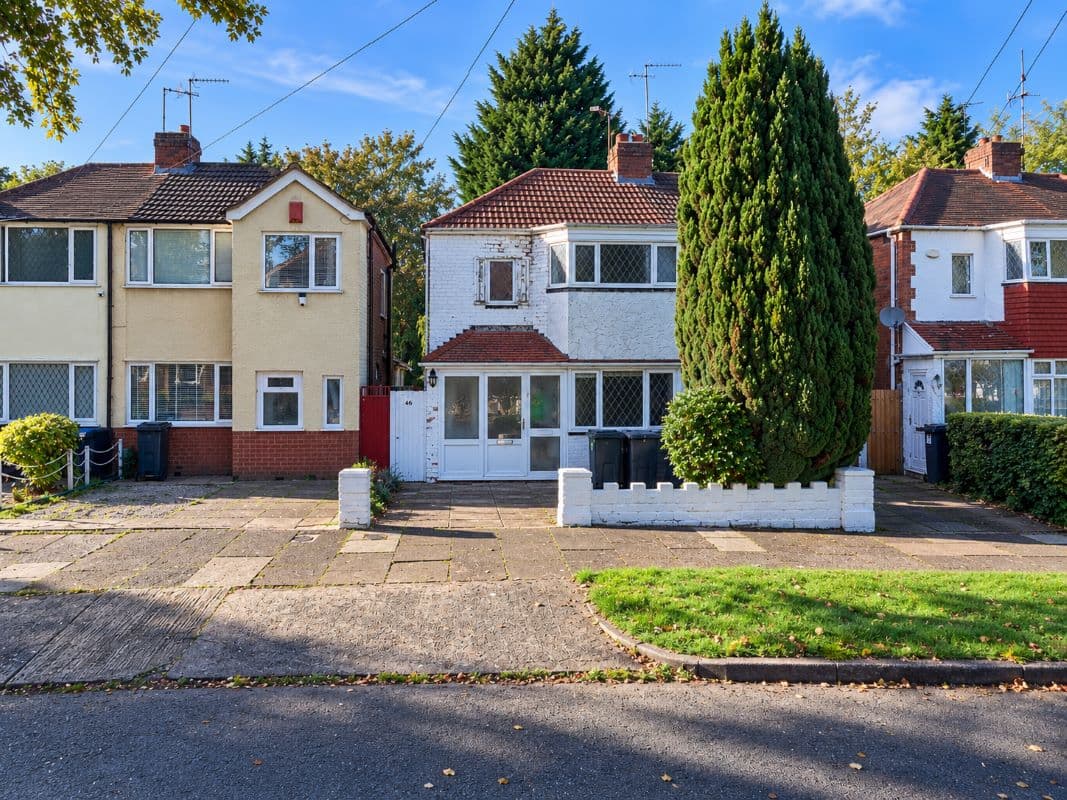 Vacant Leasehold Semi Detached Property