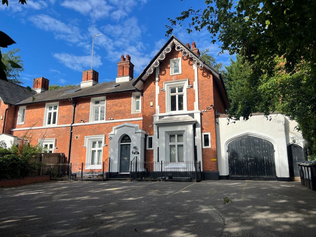 Vacant Freehold Substantial Grade II Listed 7 Bedroom Semi Detached Property