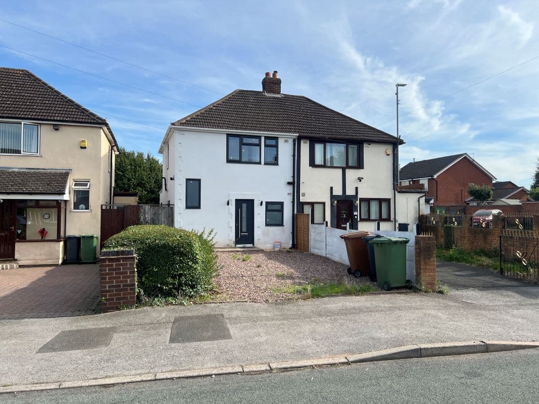 3 bedroom semi detached property in Pelsall