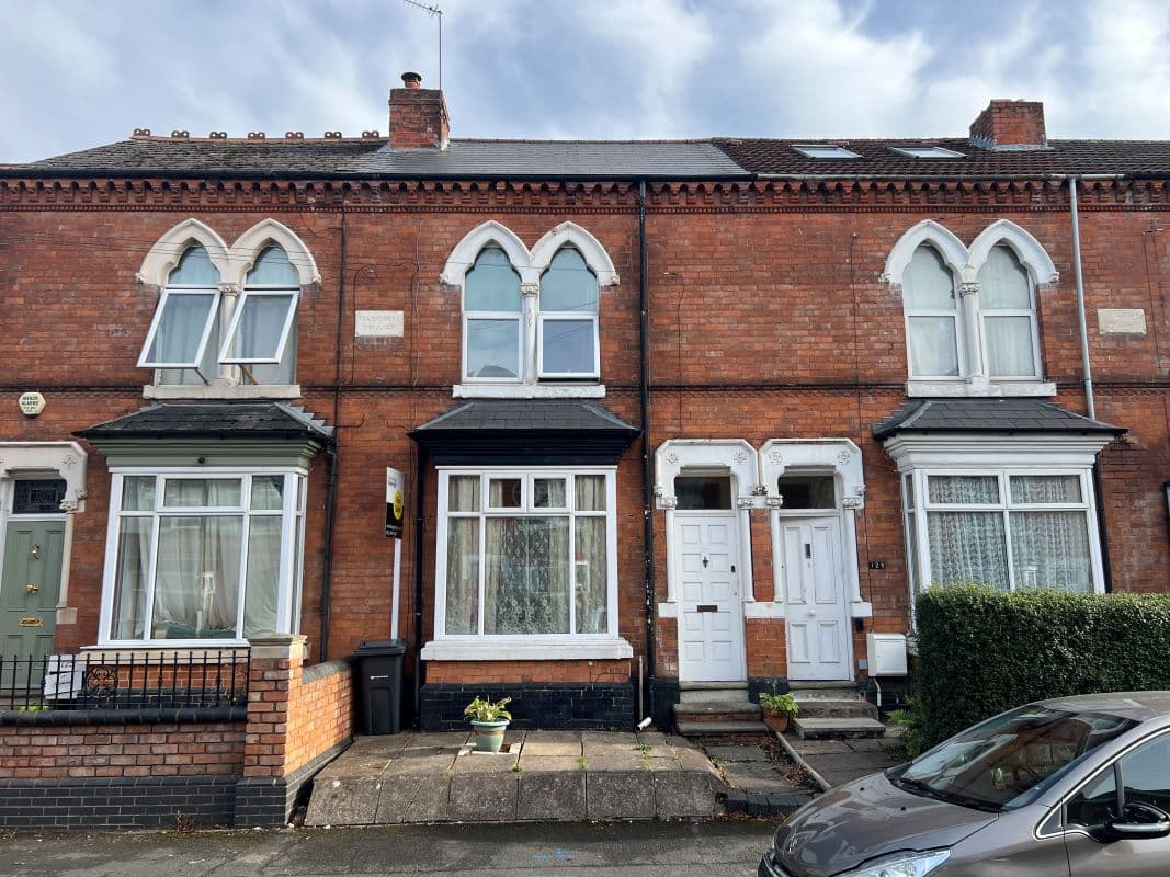 A Vacant Freehold Mid Terraced Property